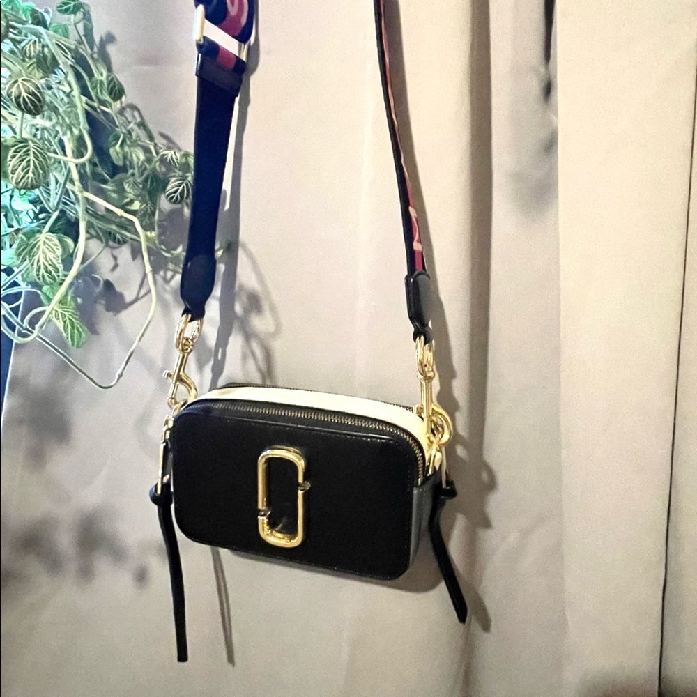 Marc Jacobs crossbody snapshot bag